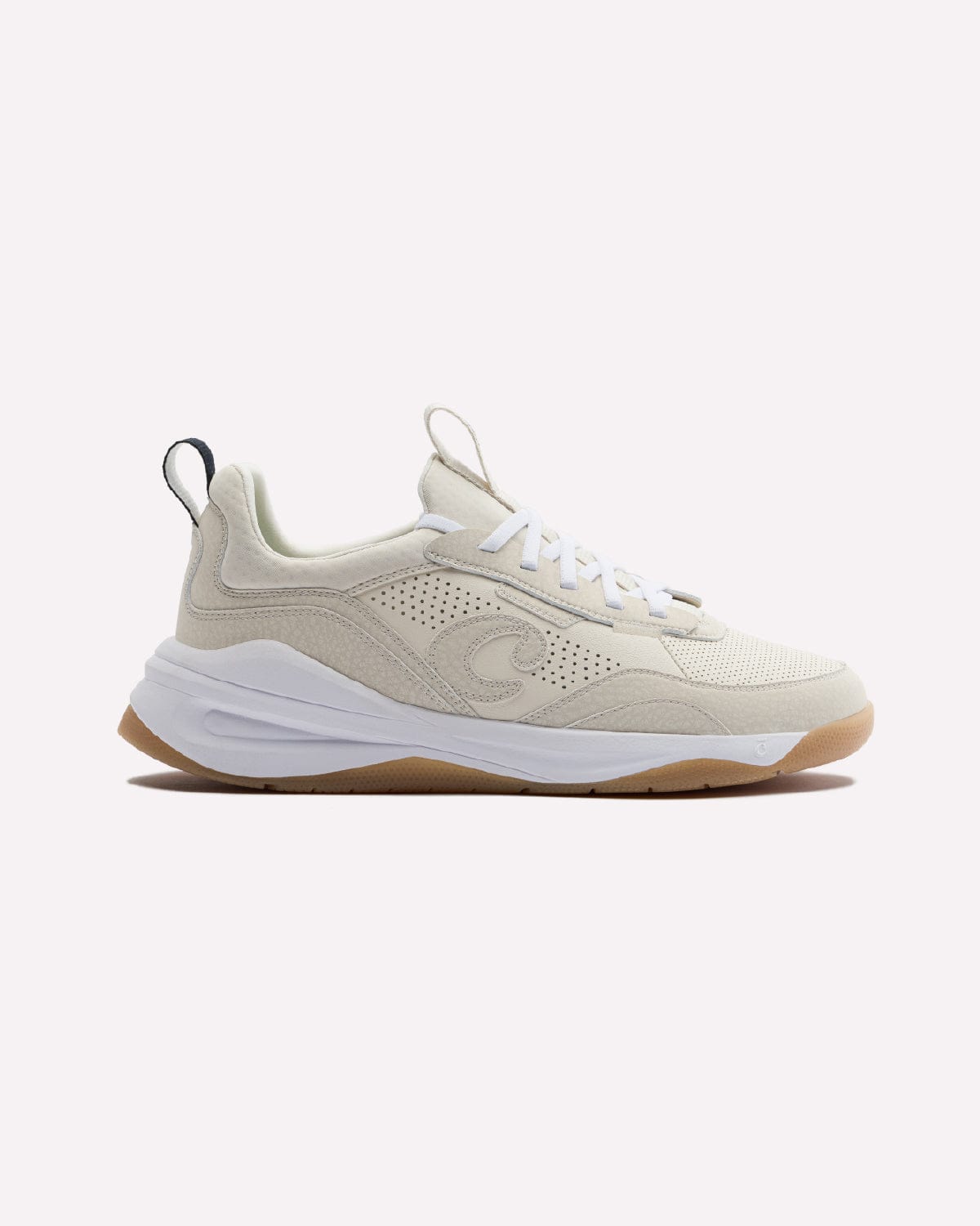 CloveStrada-Sand-White-Gum01_537a25c4-7708-458f-ab45-7ea261f7bf85