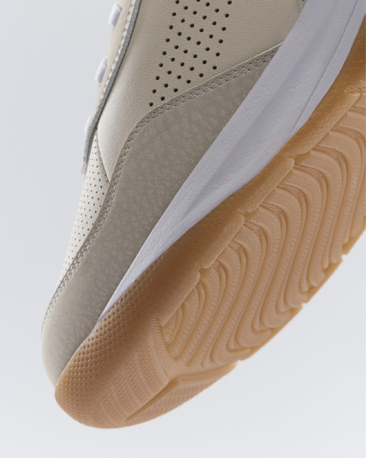 CloveStrada-Sand-White-Gum08men