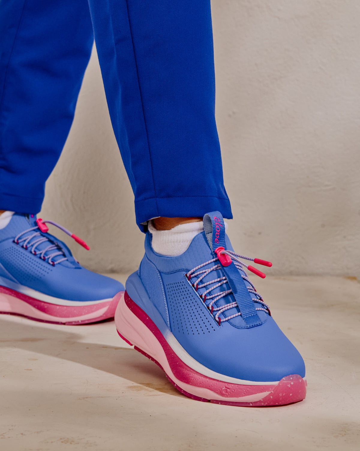 forte-vivid-blue-pink-6-1