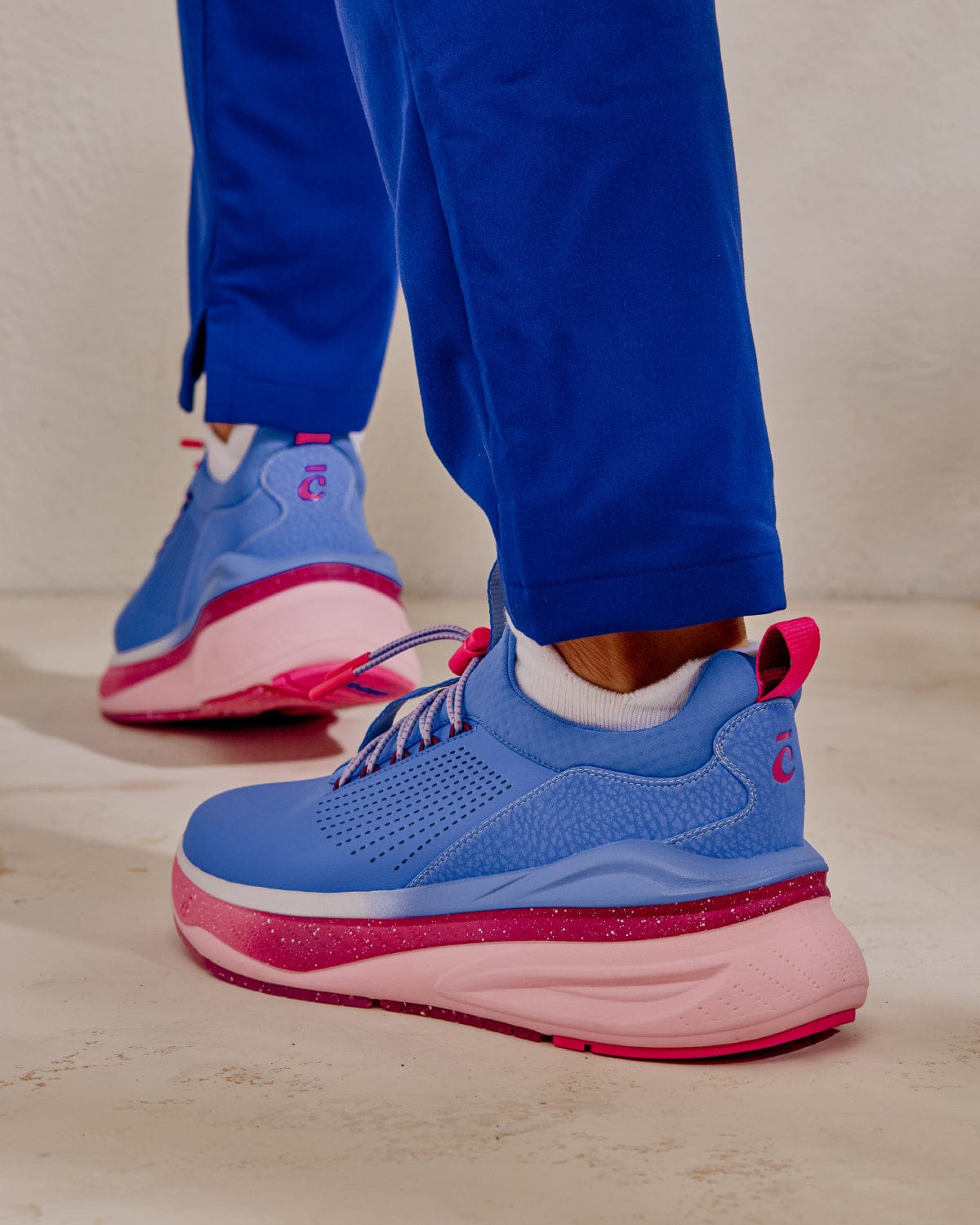 forte-vivid-blue-pink-7