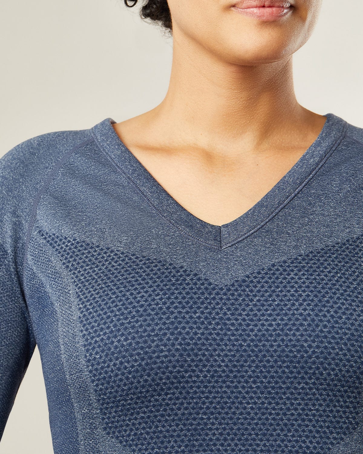 heather-navy-v-neck-underscrub-4