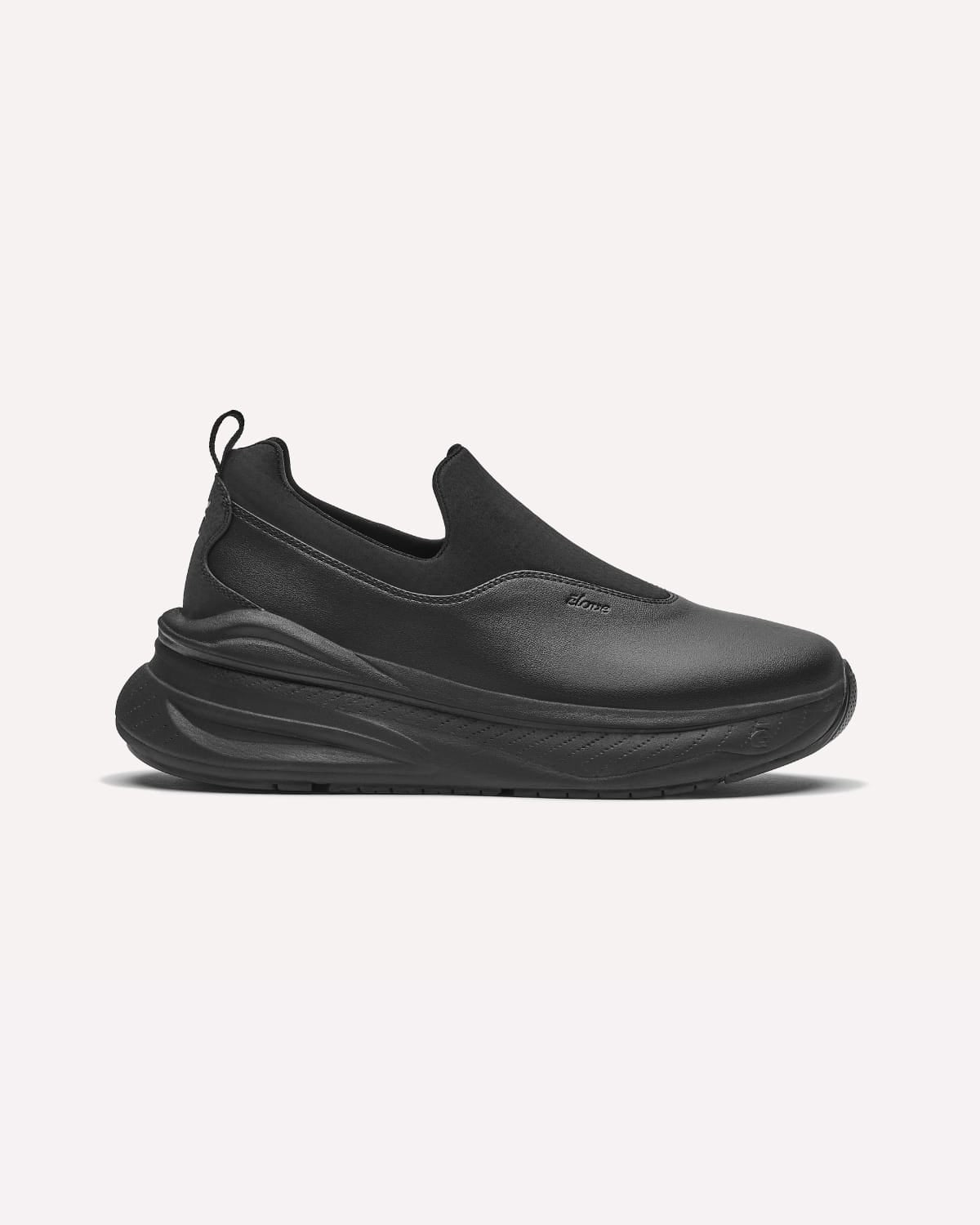 ona-all-black-option-1-desktop