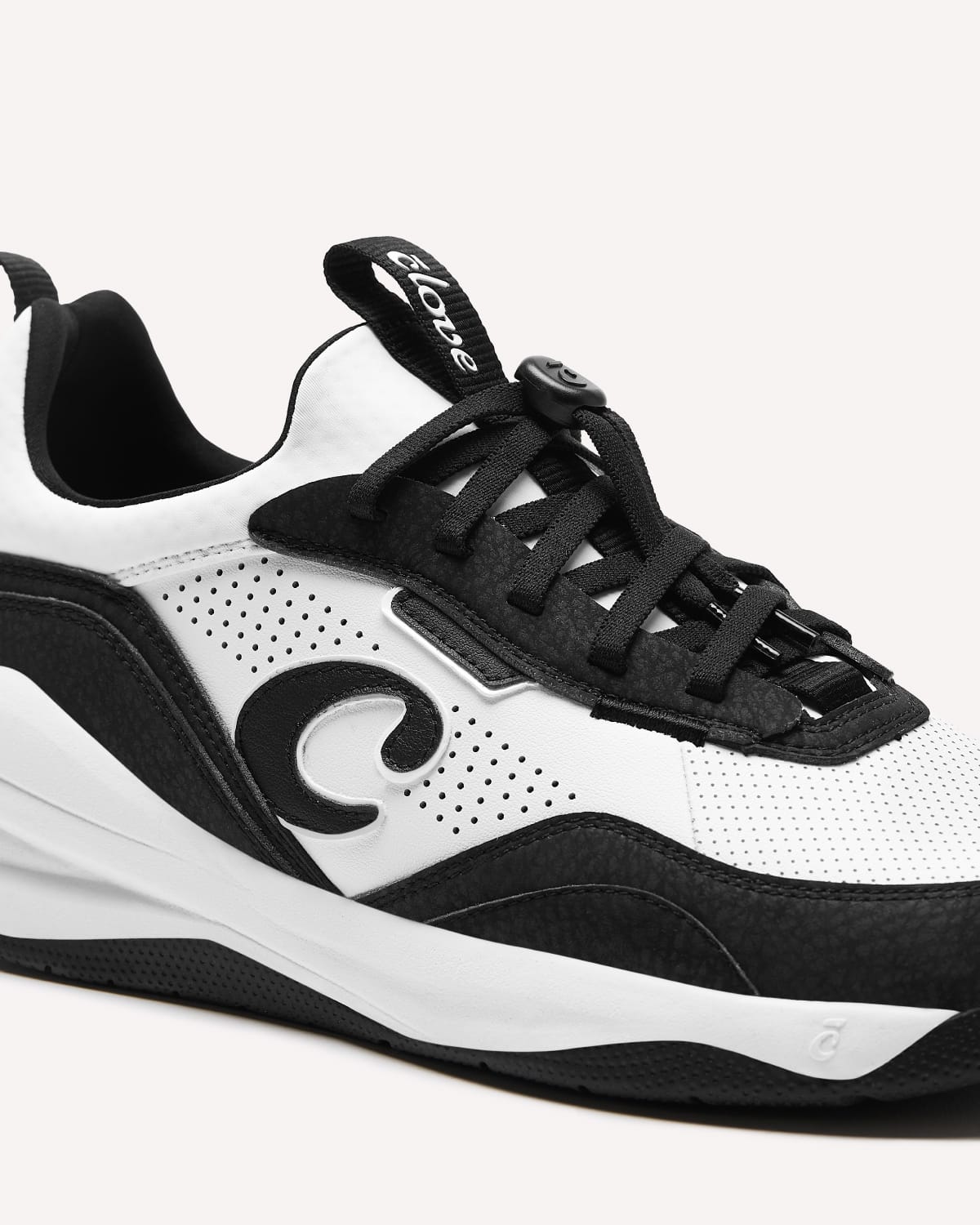 strada-white-black-5