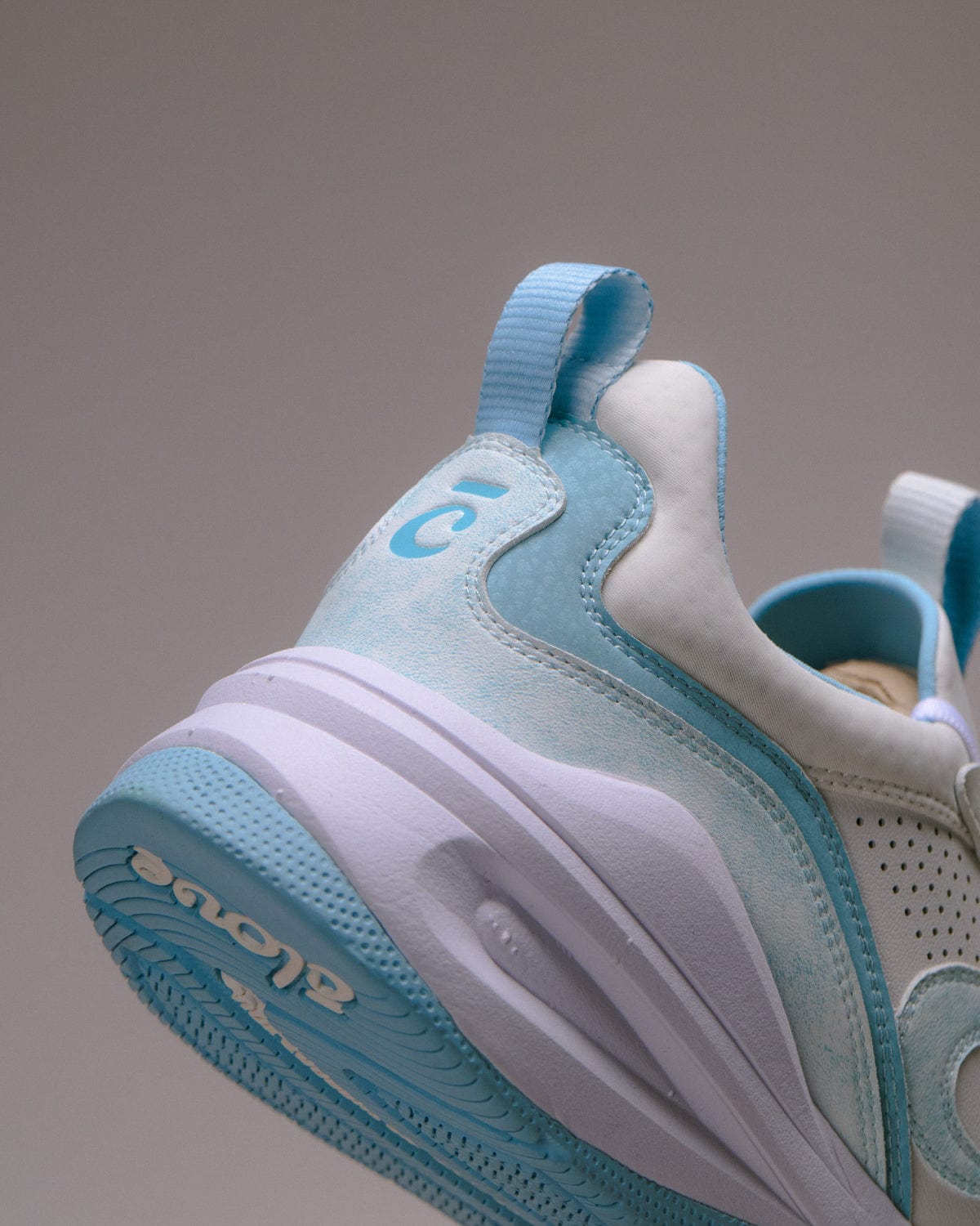strada-white-brushed-aqua-8_02